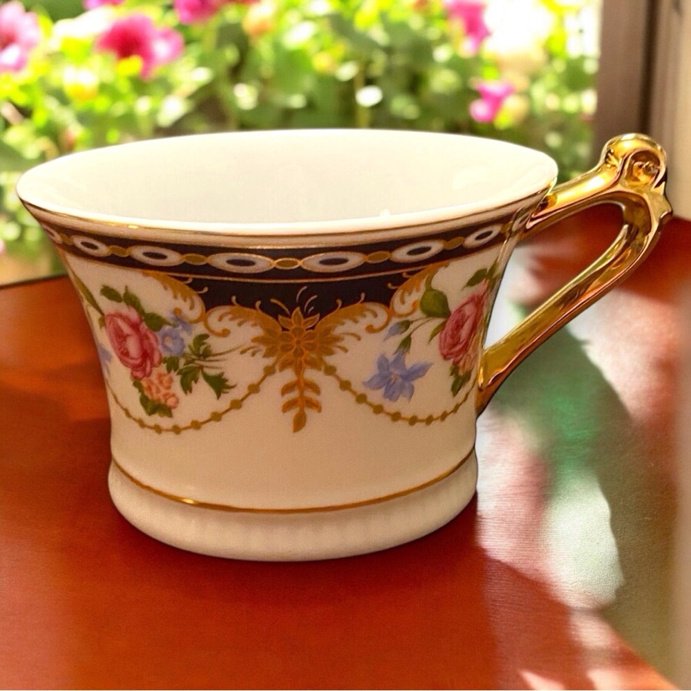 Vintage Sorelle Hand-Painted Porcelain Tea-Cup and Pot Set 1960s (Boxed) - Picture 6 of 13